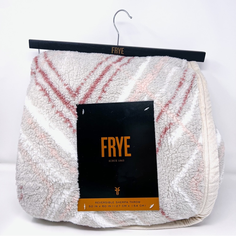 NWT Frye Reversible Diamond Sherpa Throw  50” x 60”